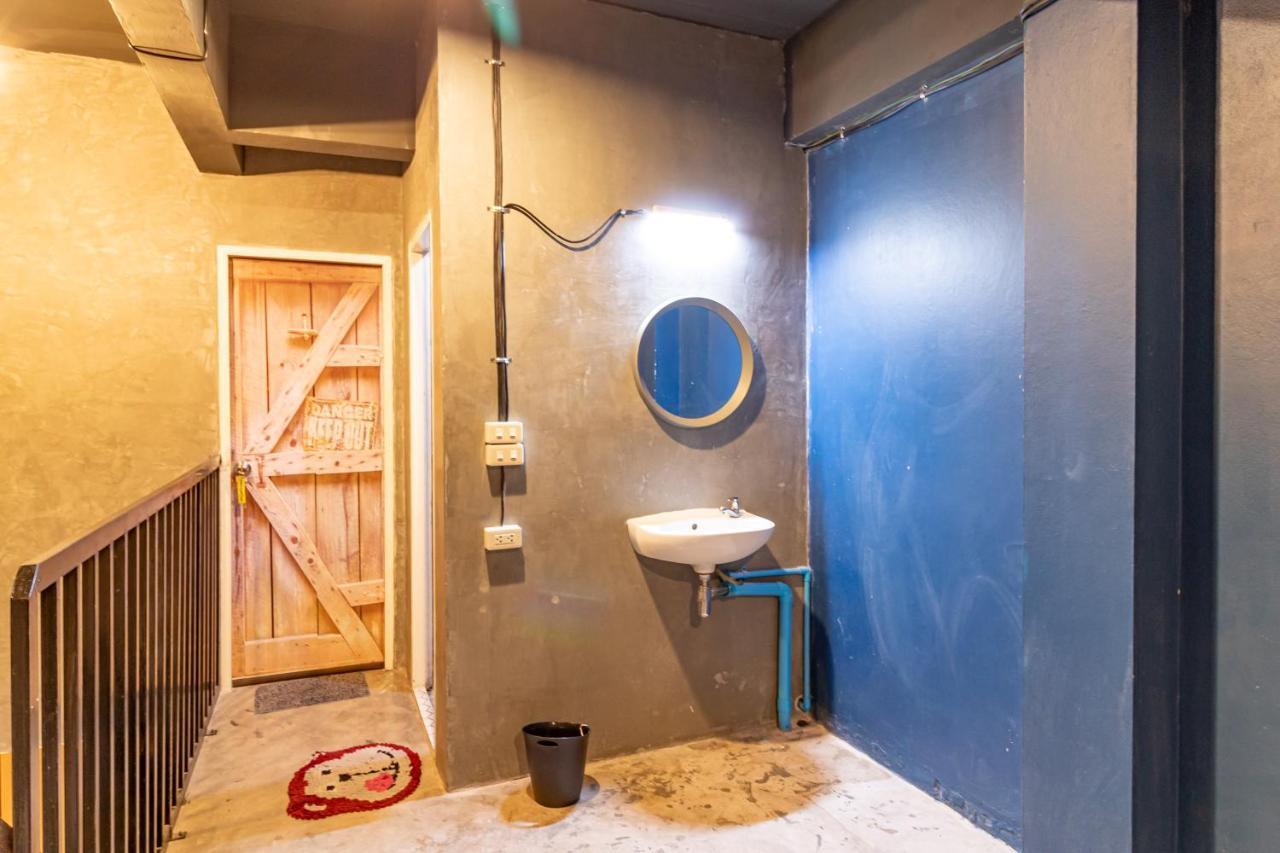 The Beds Ever Hostel (Adults Only) Bangkok Luaran gambar