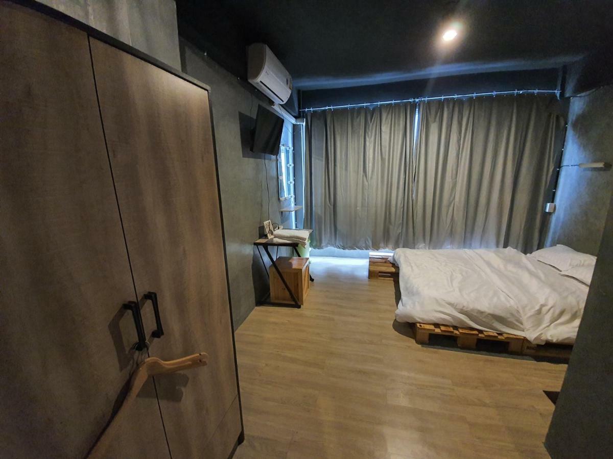 The Beds Ever Hostel (Adults Only) Bangkok Luaran gambar